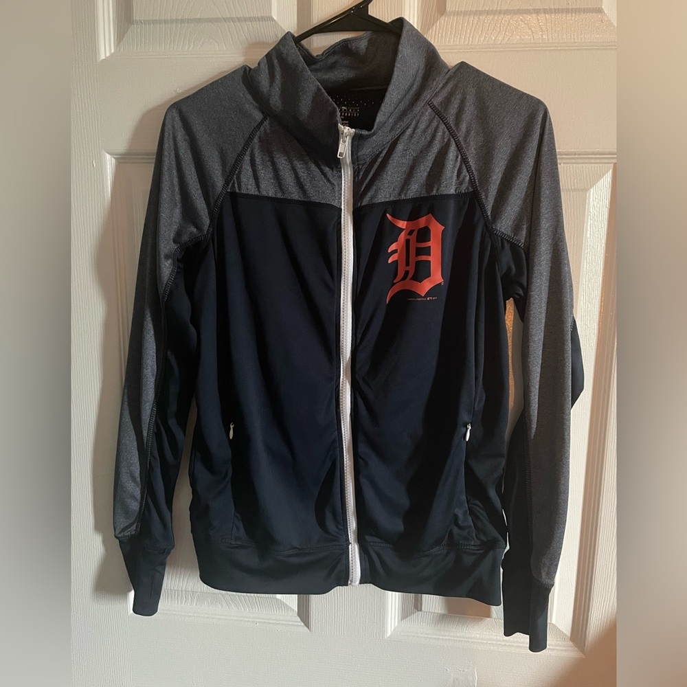 Womens Detroit tigers zip up